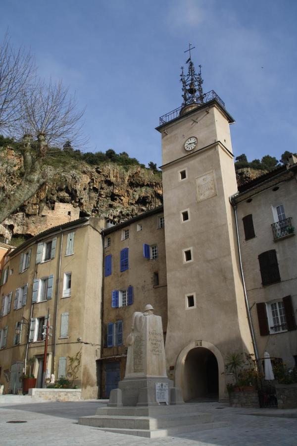 Appartement Le Gambetta Cotignac Bagian luar foto